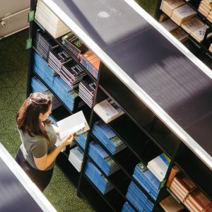 How to Use the Vault in Minecraft Education Edition