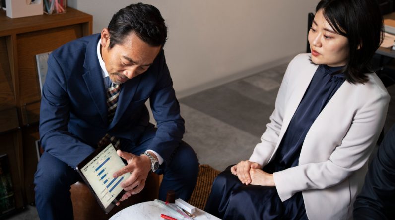 Sales Lead Management: The Ultimate Guide to Converting Leads into Customers