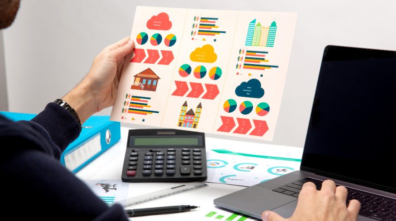 Sales Management Simplified: A Comprehensive Guide to Boosting Sales Performance